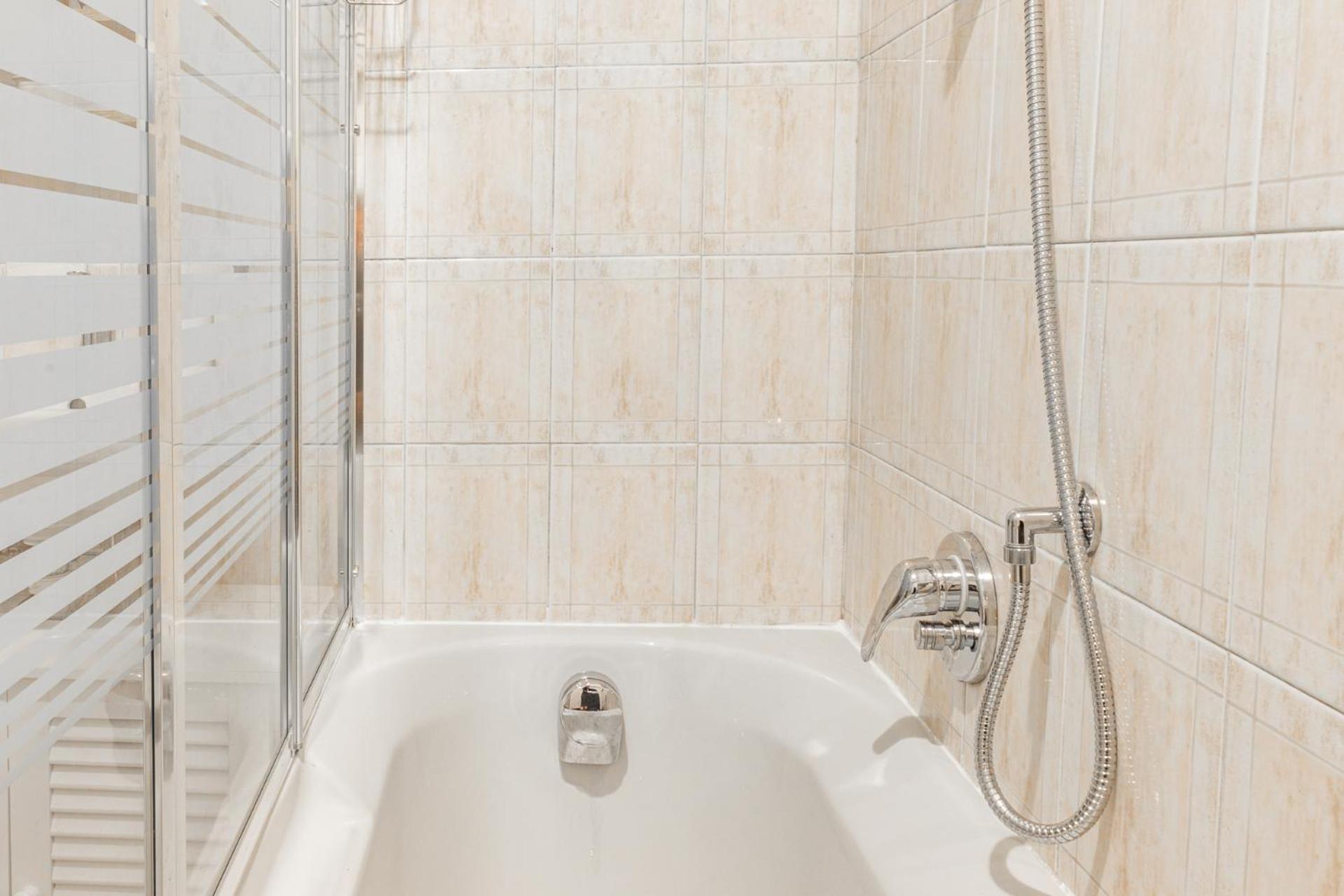 Free Parking - 5 Min By Walk From City Center Комо Екстер'єр фото